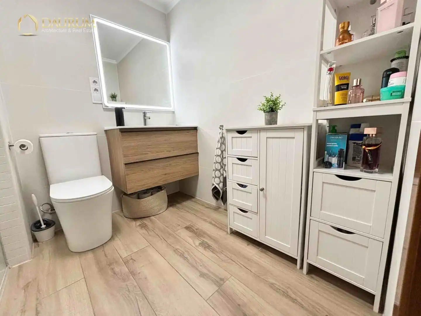 Baño de Piso en venta en Paterna con Aire acondicionado, Trastero y Amueblado