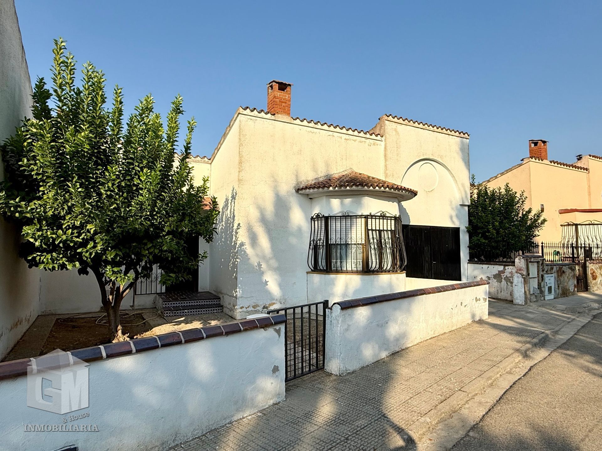 Vista exterior de Casa o xalet en venda en El Casar de Escalona amb Calefacció, Jardí privat i Traster