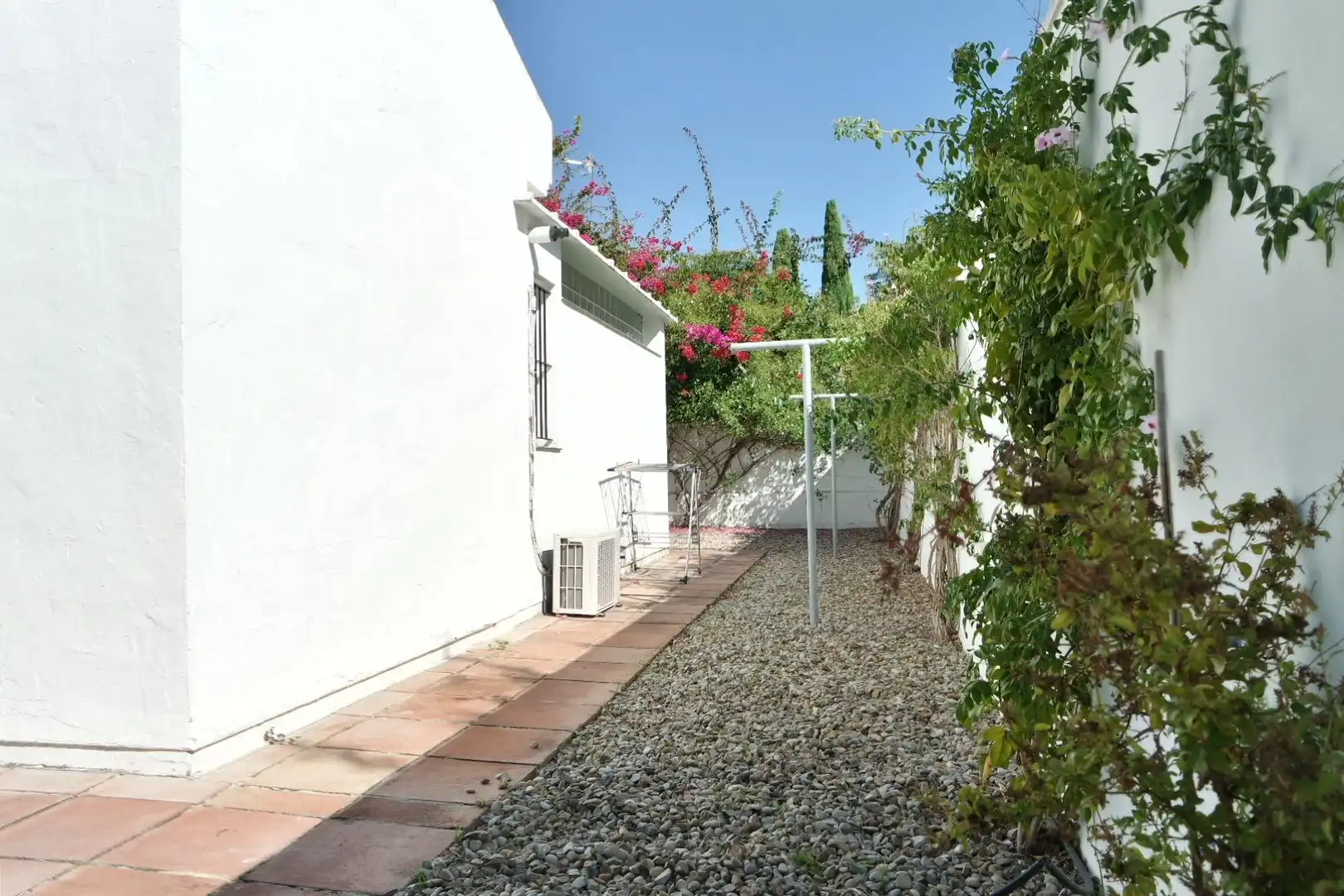 Garten von Haus zum Verkauf in Sanlúcar de Barrameda mit Klimaanlage, Heizung und Privatgarten