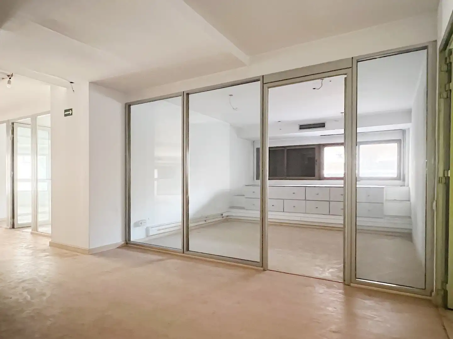 Habitación de Oficina de alquiler en Valencia con Aire acondicionado, Calefacción y Trastero