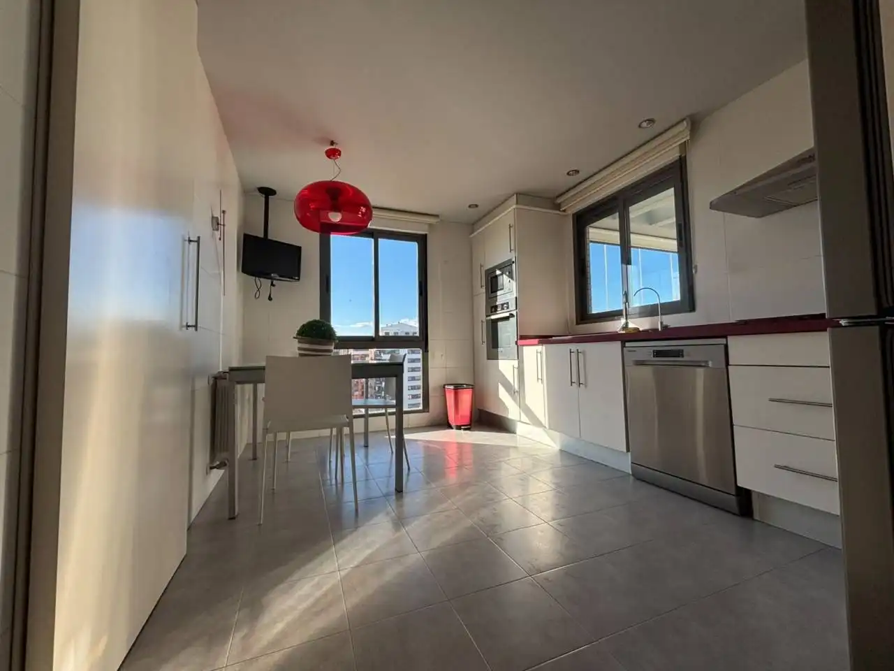 Cuina de Àtic en venda en Castellón de la Plana / Castelló de la Plana amb Calefacció, Terrassa i Traster