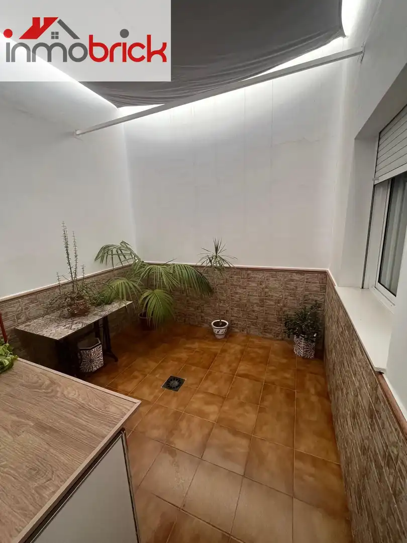 Houses for sale in Lucena  with Air Conditioner and Terrace