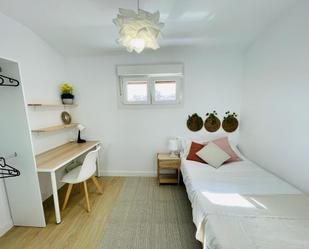 Bedroom of Attic to share in Donostia - San Sebastián   with Heating, Parquet flooring and Furnished