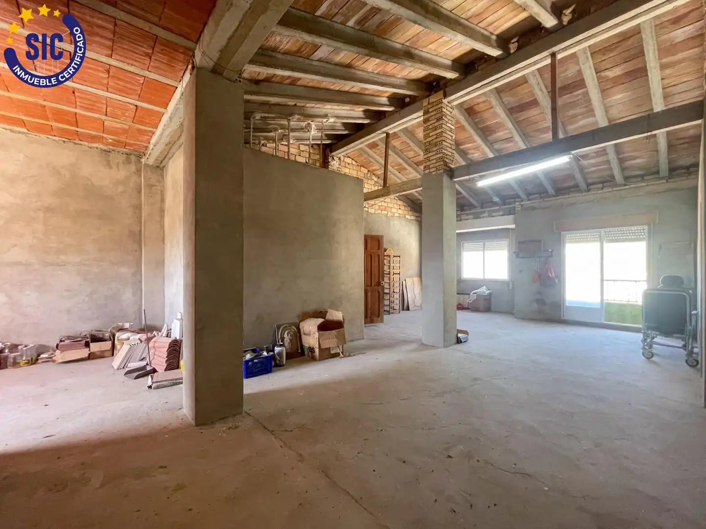 Maisonette zum Verkauf in Chera mit Heizung, Privatgarten und Balkon