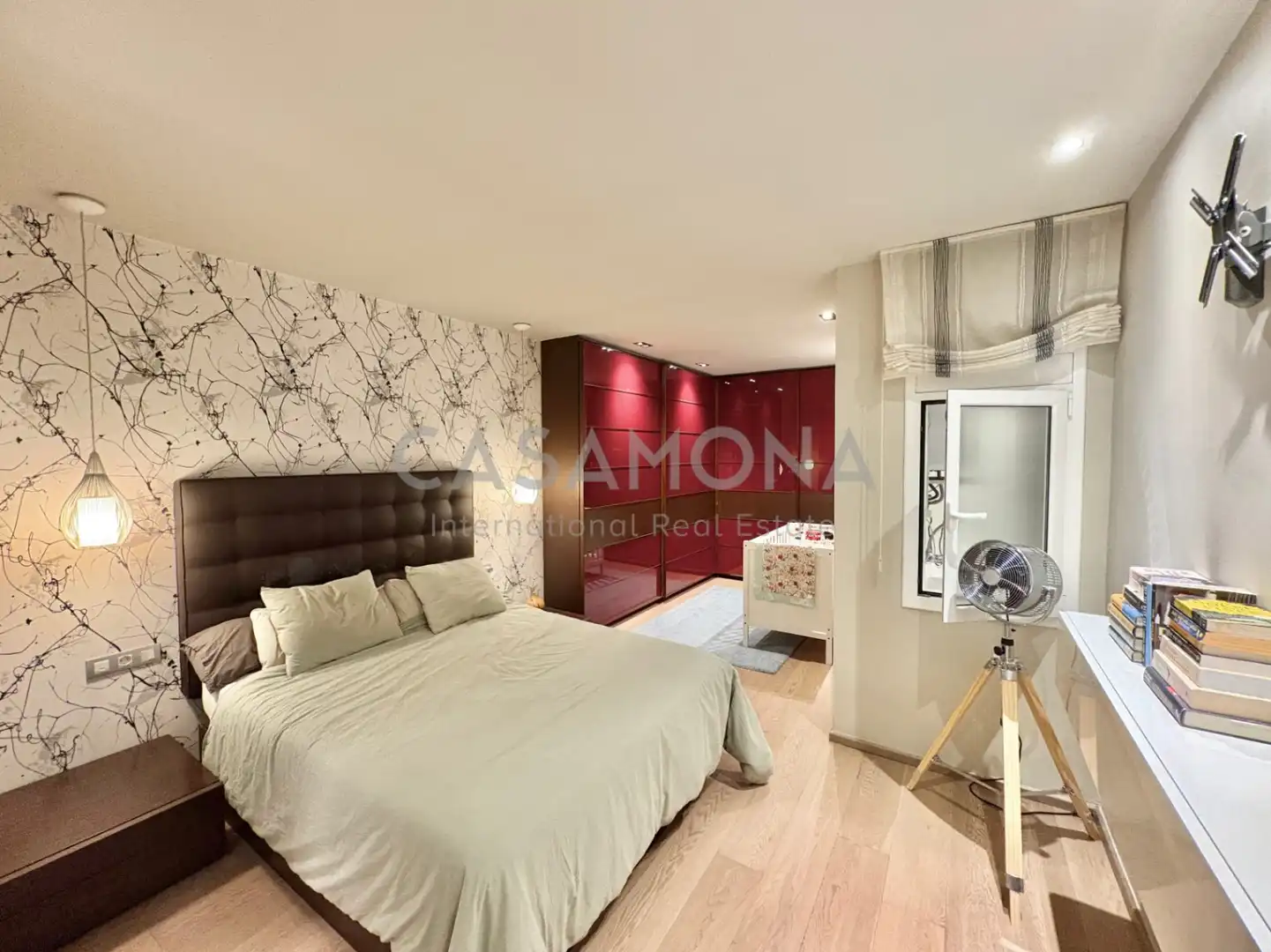 Schlafzimmer von Wohnungen zum Verkauf in Barcelona mit Klimaanlage, Heizung und Balkon