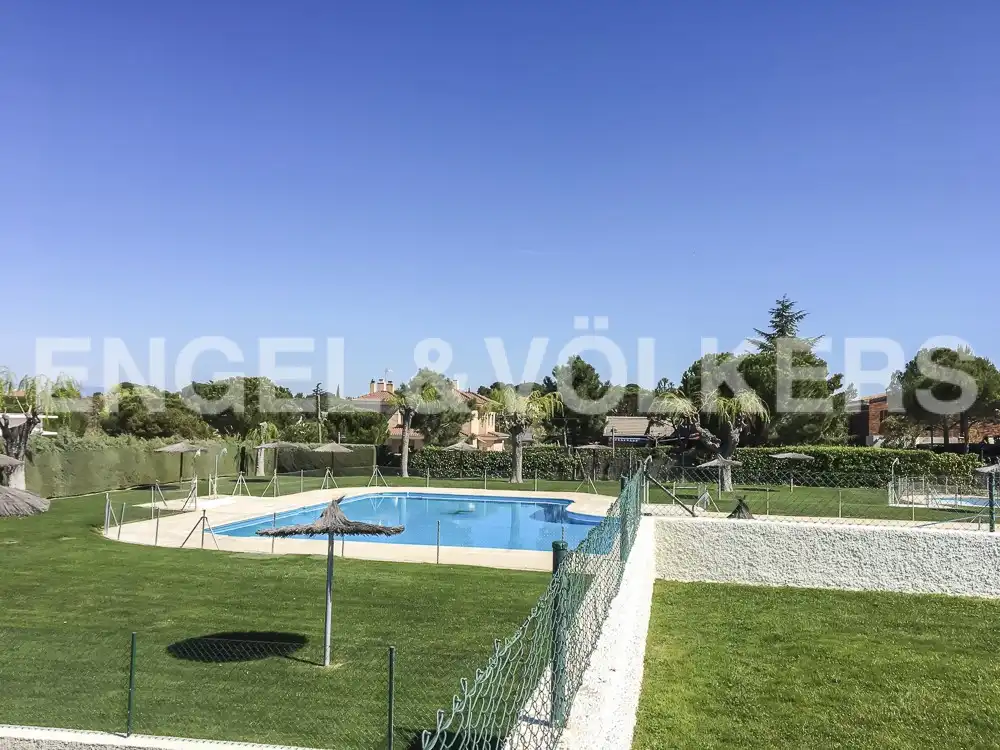 Swimming pool of Houses for rent in Boadilla del Monte  with Air Conditioner, Heating and Private garden
