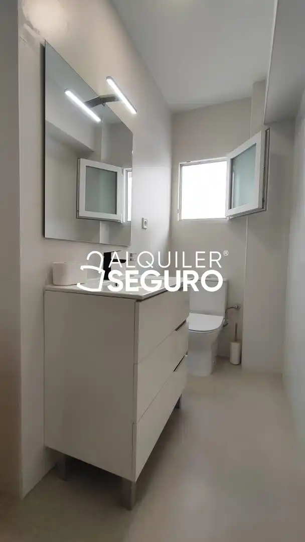 Wohnung zur Miete in Río Escalona , Penya - Roja - Avda. Francia