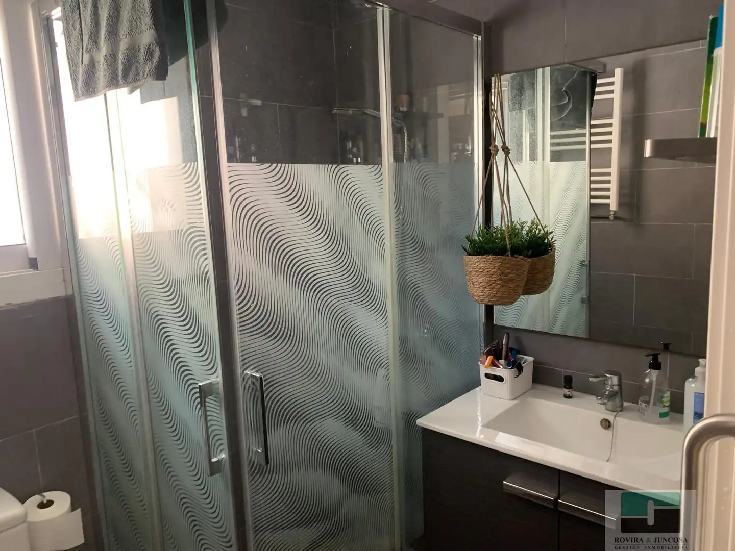 Bathroom of Flat for rent in Castelldefels  with Air Conditioner, Heating and Parquet flooring