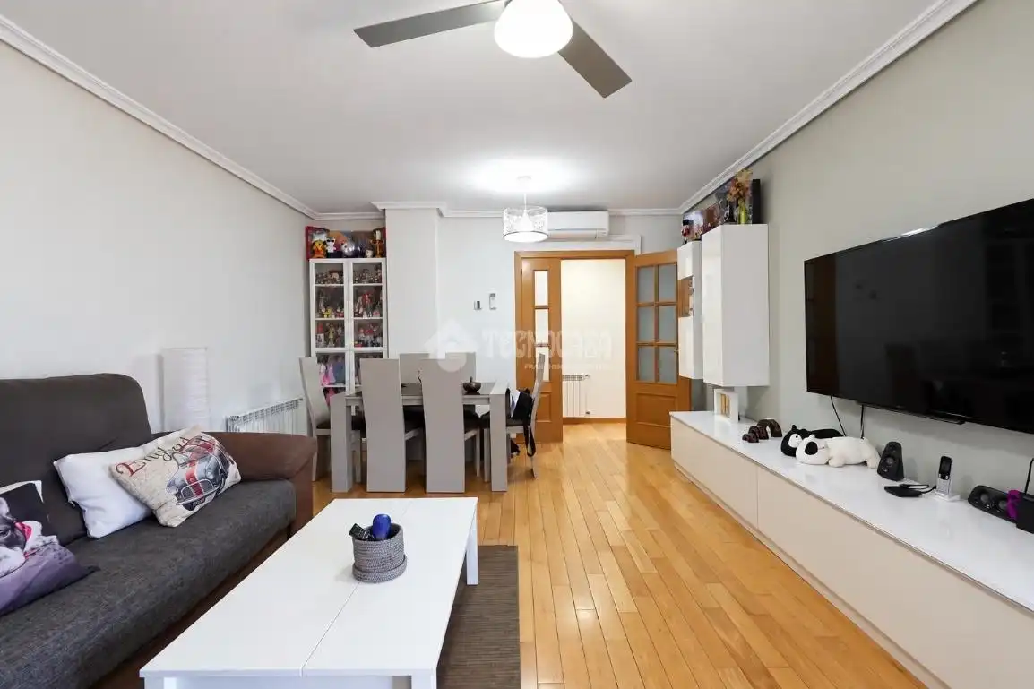 Sala de estar de Piso en venta en Seseña con Terraza y Trastero