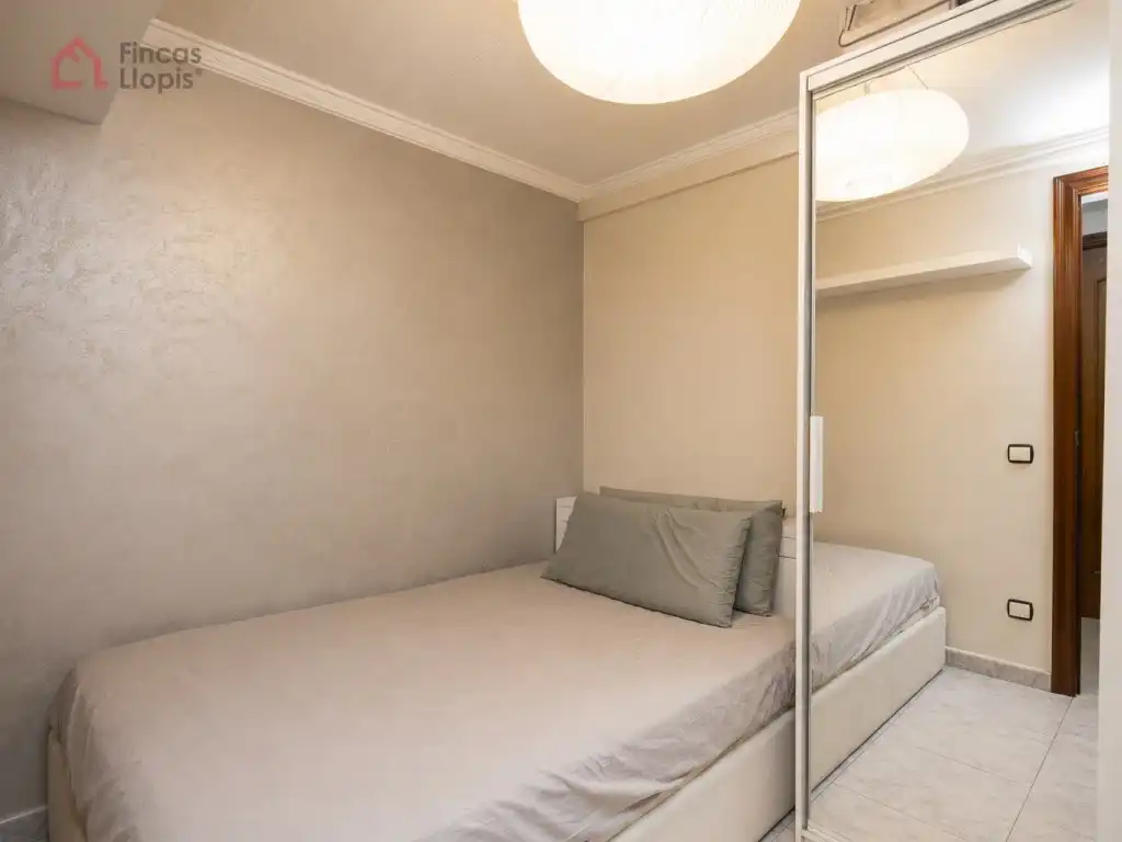 Bedroom of Flat for sale in Barcelona  with Terrace