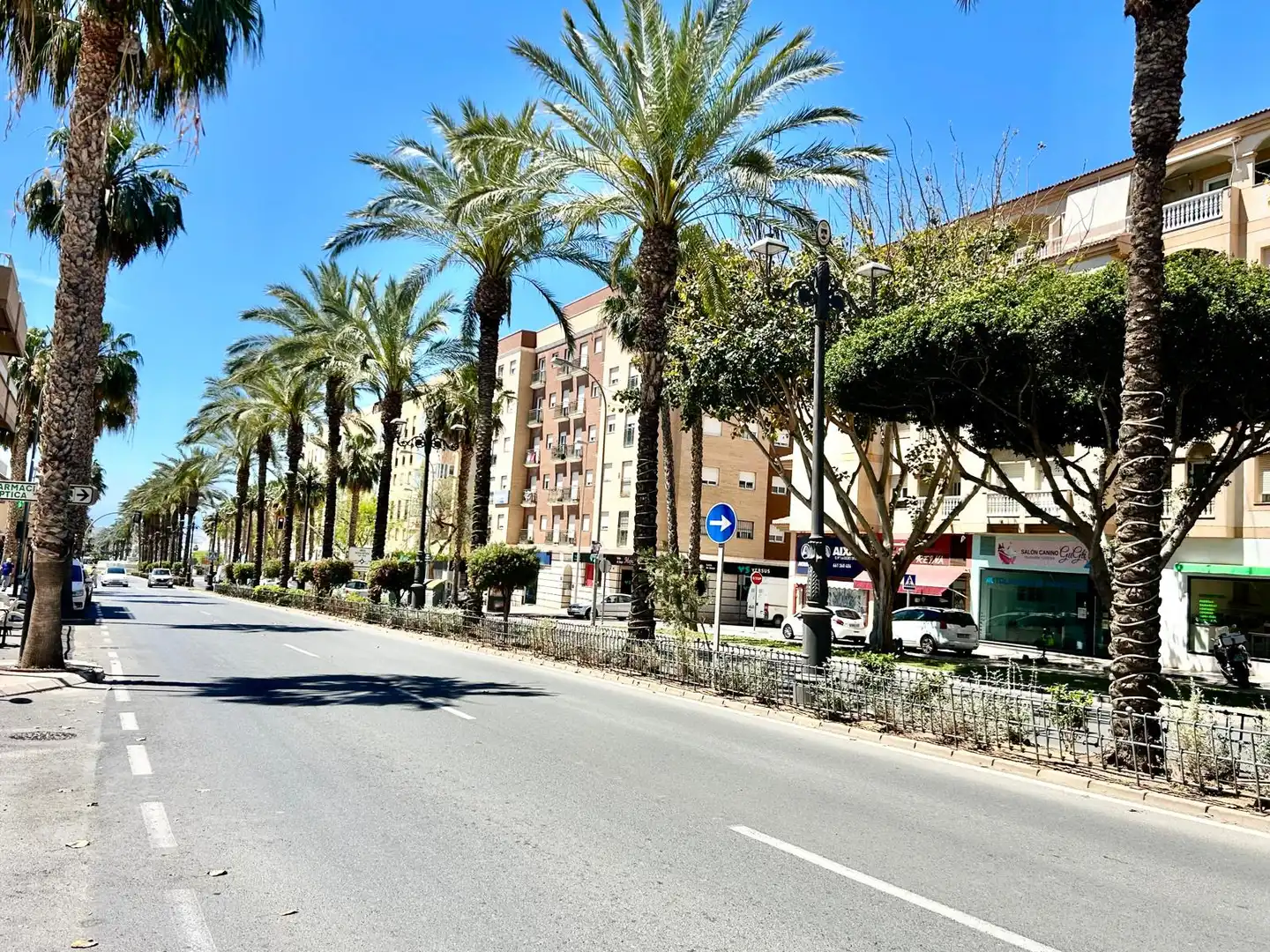 Vista exterior de Casa adosada en venta en Roquetas de Mar con Jardín privado, Terraza y Horno