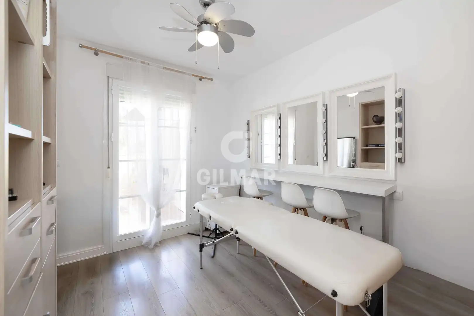 Habitación de Casa adosada en venta en Torremolinos con Calefacción, Jardín privado y Piscina