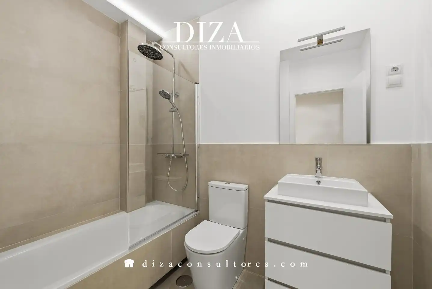 Baño de Piso de alquiler en Madrid con Aire acondicionado y Calefacción
