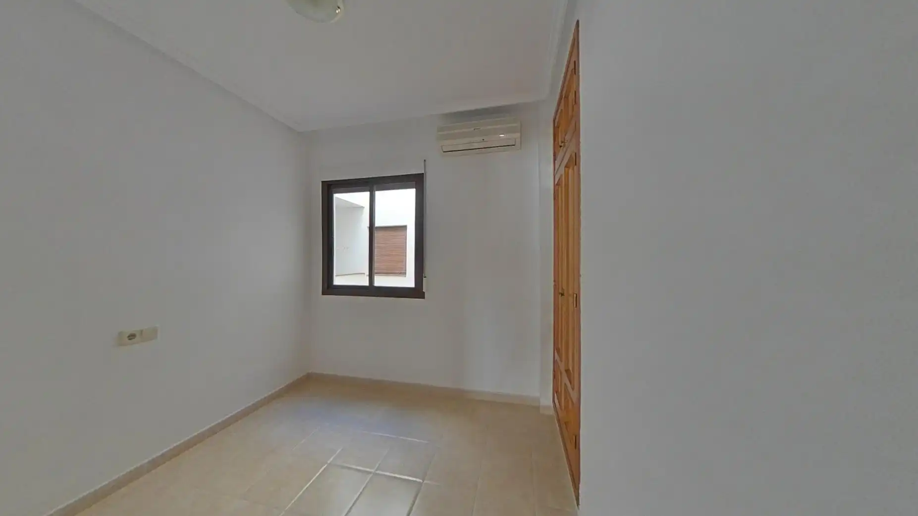 Habitación de Piso en venta en Torrevieja con Piscina
