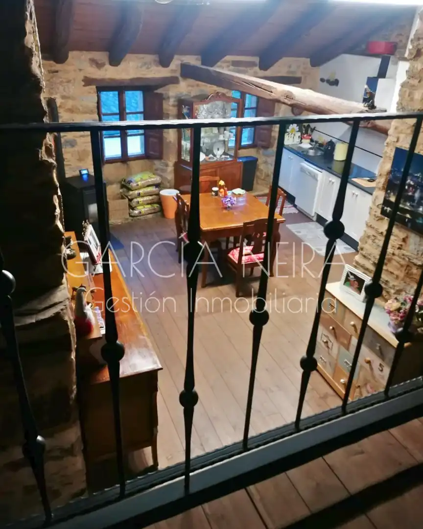 Finca rústica en venta en Baralla con Jardín privado, Parquet y Amueblado