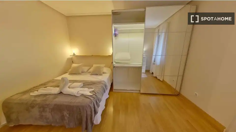 Habitación de Piso de alquiler en Madrid con Aire acondicionado, Calefacción y Amueblado