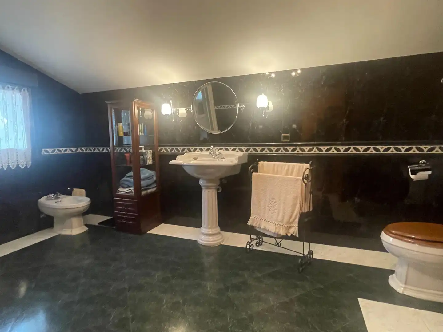 Baño de Casa o chalet en venta en La Lastrilla  con Jardín privado, Terraza y Trastero