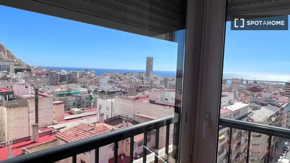Vista exterior de Apartamento para compartir en Alicante / Alacant con Aire acondicionado, Calefacción y Terraza