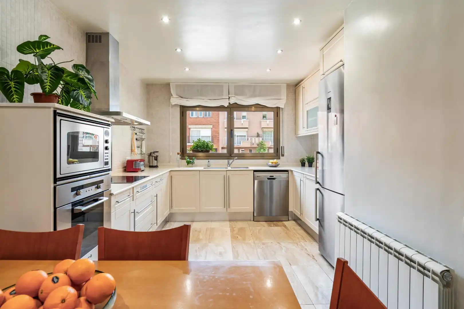 Küche von Einfamilien-Reihenhaus zum Verkauf in Granollers mit Heizung, Privatgarten und Terrasse