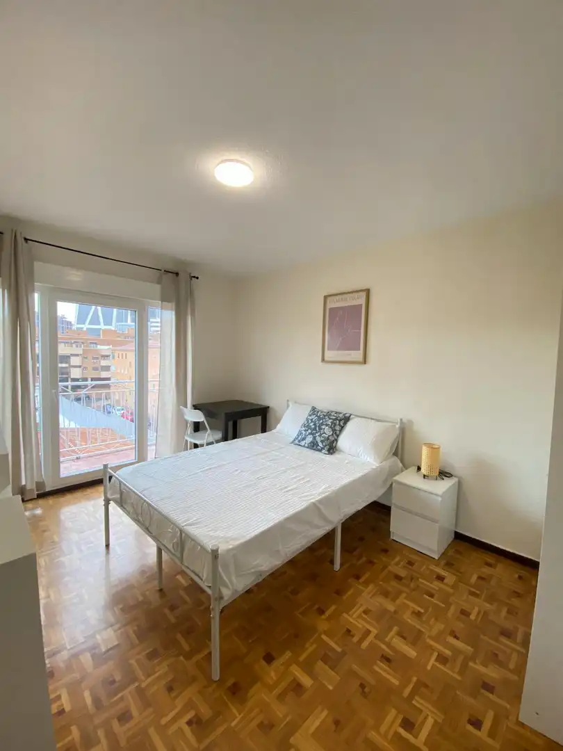 Habitación de Piso de alquiler en  Madrid Capital con Calefacción y Lavadora