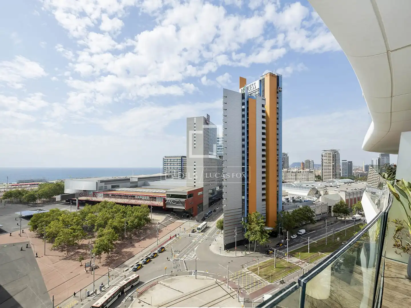 Außenansicht von Wohnung zum Verkauf in Barcelona mit Klimaanlage, Heizung und Parkett