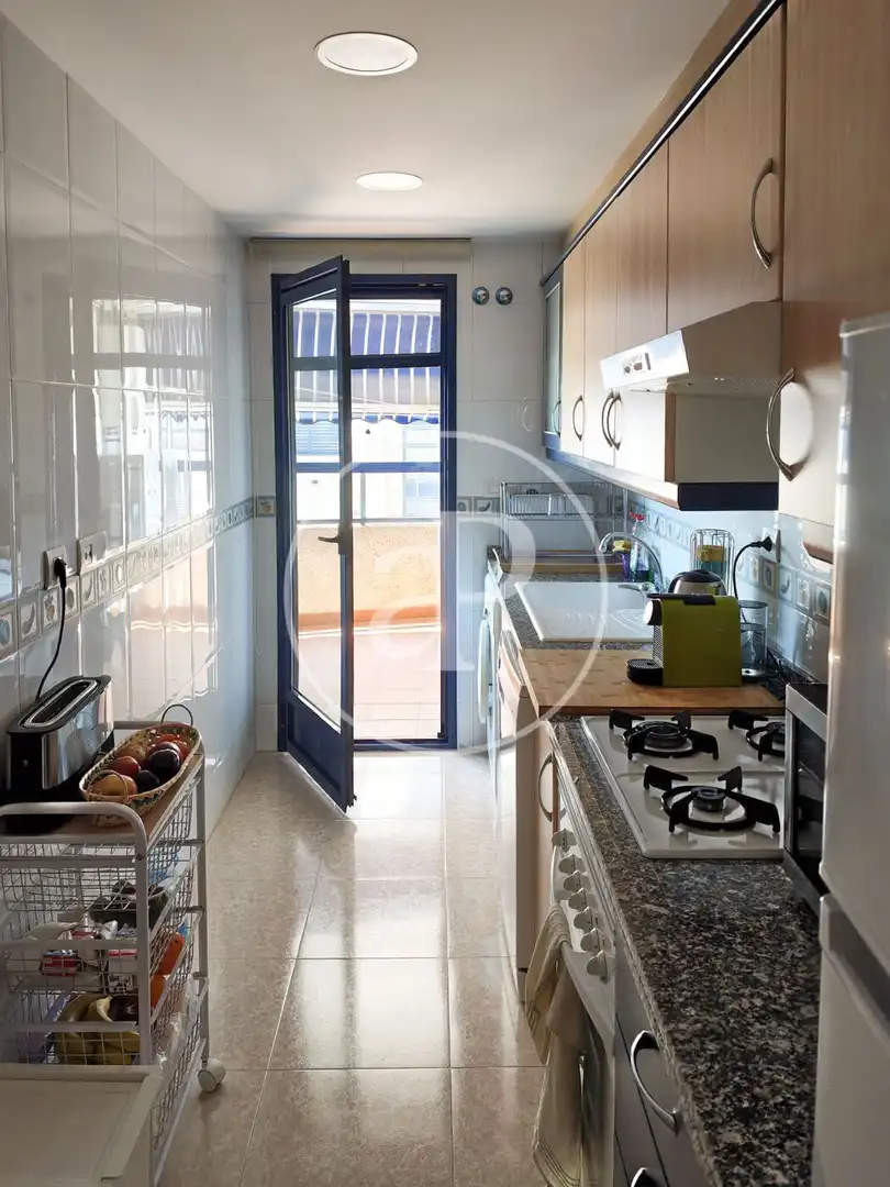 Cocina de Piso de alquiler en Valencia con Aire acondicionado, Calefacción y Terraza