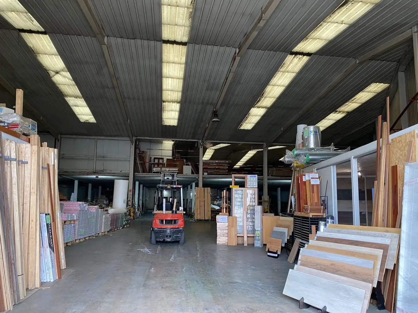Industrial buildings for rent in Santander