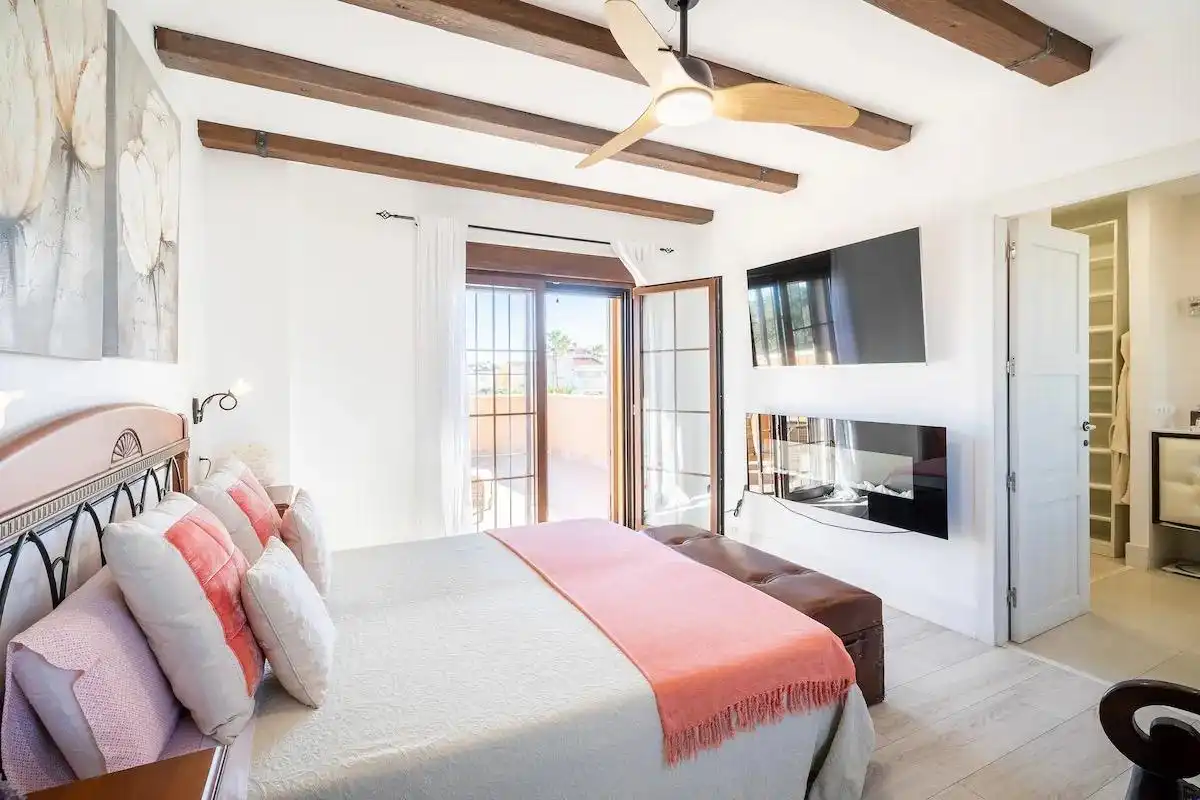 Dormitori de Casa o xalet de lloguer en Torrevieja amb Aire condicionat, Calefacció i Jardí privat