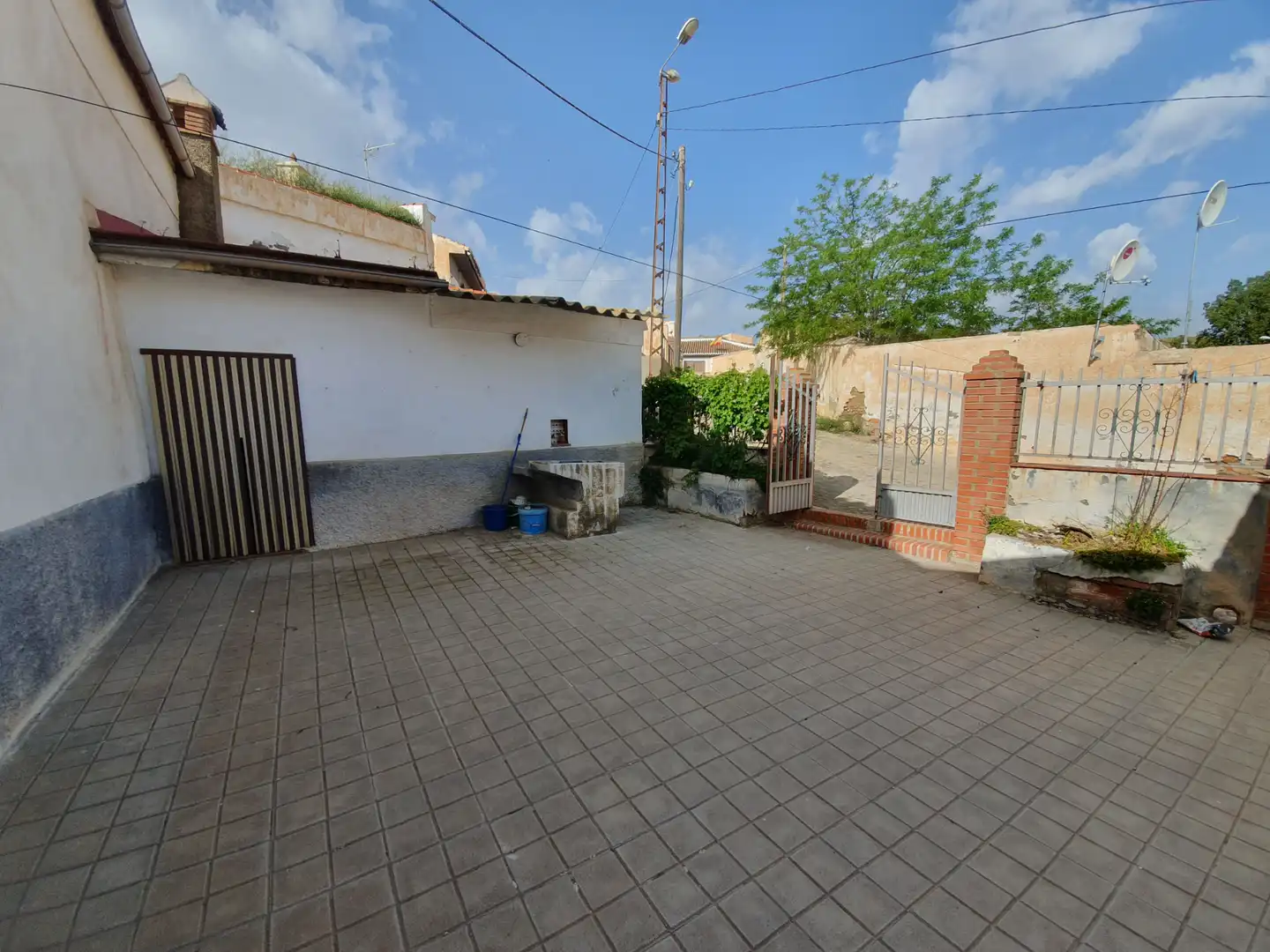 Vista exterior de Casa o xalet en venda en Guadix