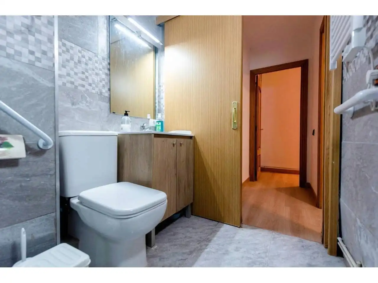 Baño de Piso en venta en Cerdanyola del Vallès con Calefacción, Parquet y Balcón