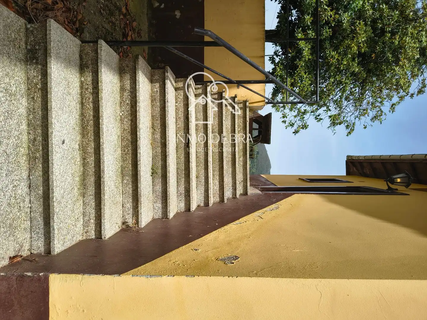 Vista exterior de Casa o chalet en venta en Salas con Calefacción y Terraza
