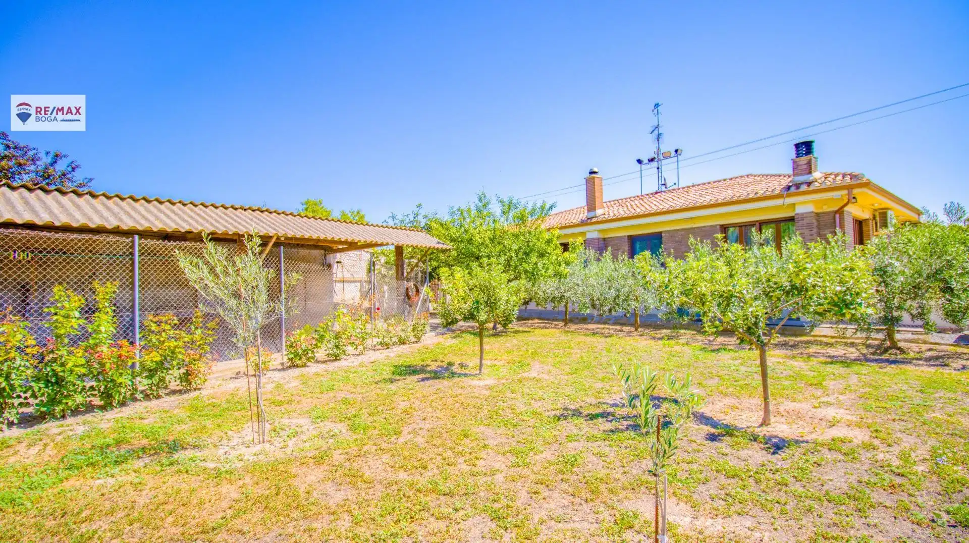 Jardí de Casa o xalet en venda en Oyón-Oion amb Aire condicionat, Jardí privat i Parquet