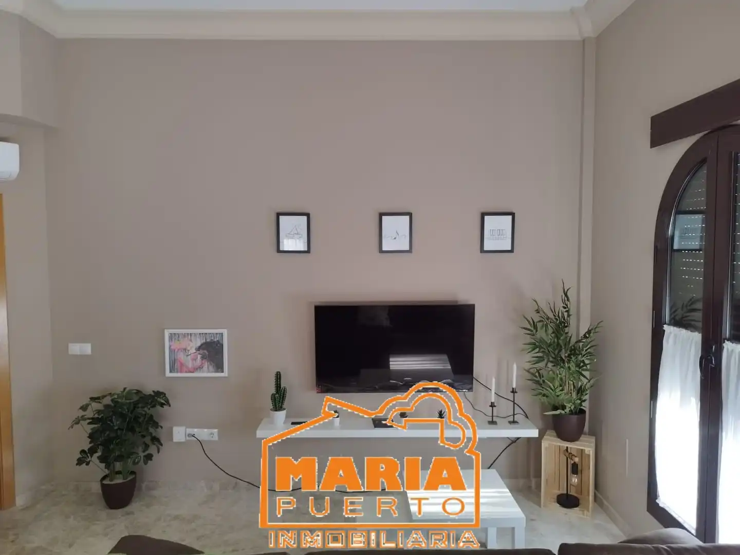 Sala d'estar de Apartament de lloguer en Antequera amb Aire condicionat, Traster i Moblat
