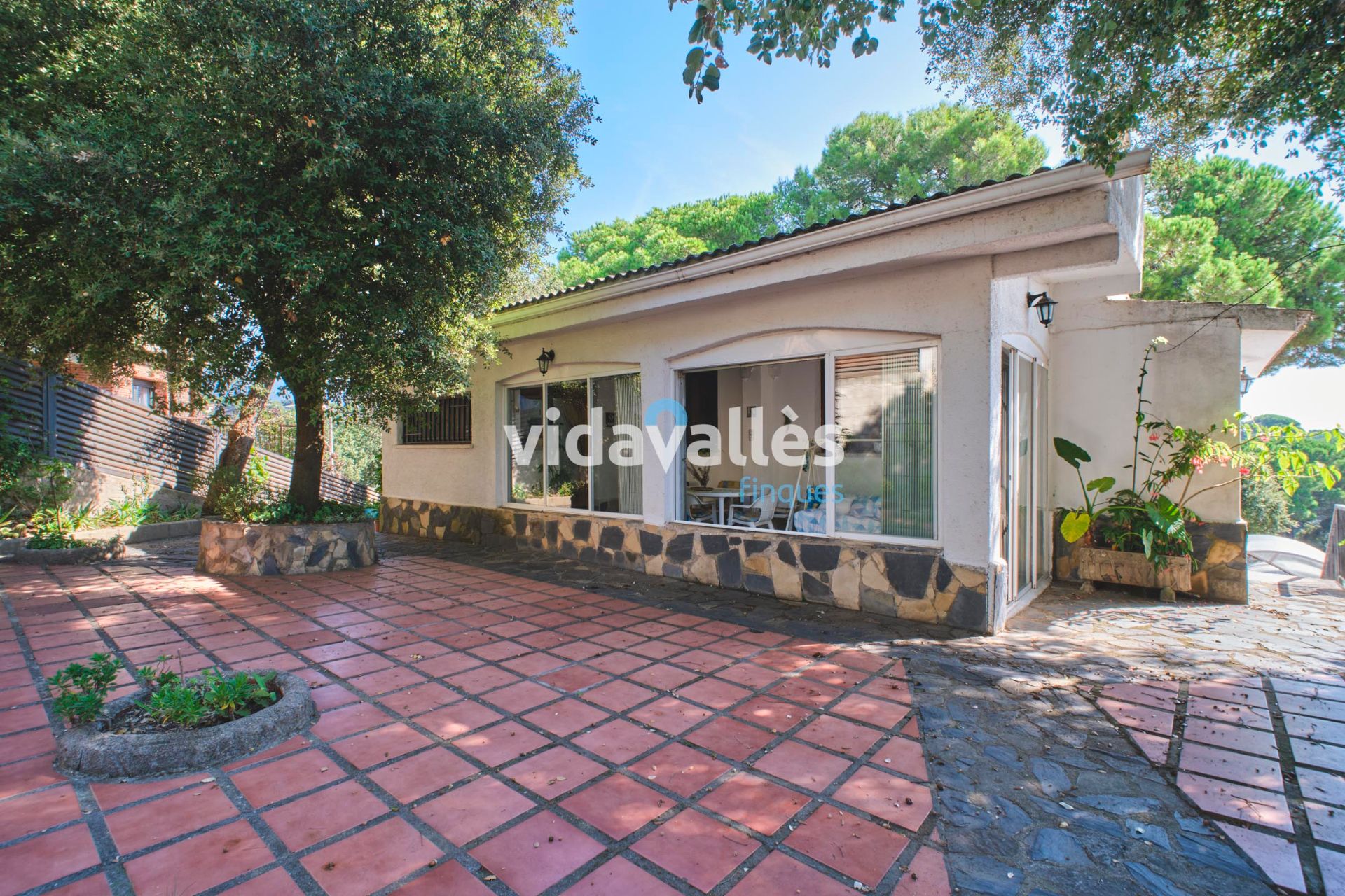 Exterior view of House or chalet for sale in Cànoves I Samalús  with Heating, Private garden and Parquet flooring