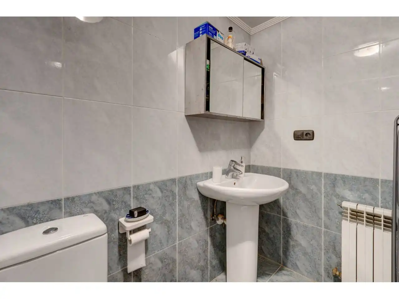 Bathroom of Flat for sale in Donostia - San Sebastián   with Heating, Private garden and Terrace