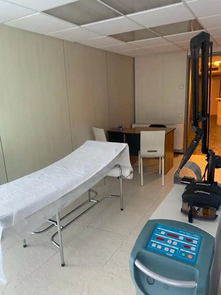 Schlafzimmer von Büro zur Miete in Mataró mit Klimaanlage, Möbliert und Internet
