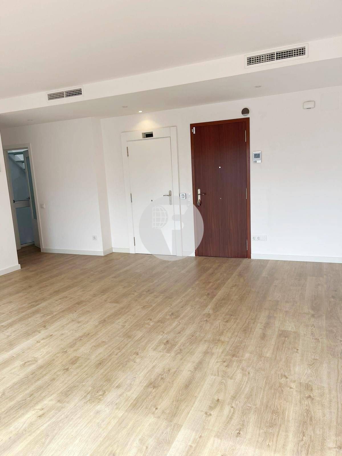 Duplex to rent in Terrassa  with Air Conditioner and Heating