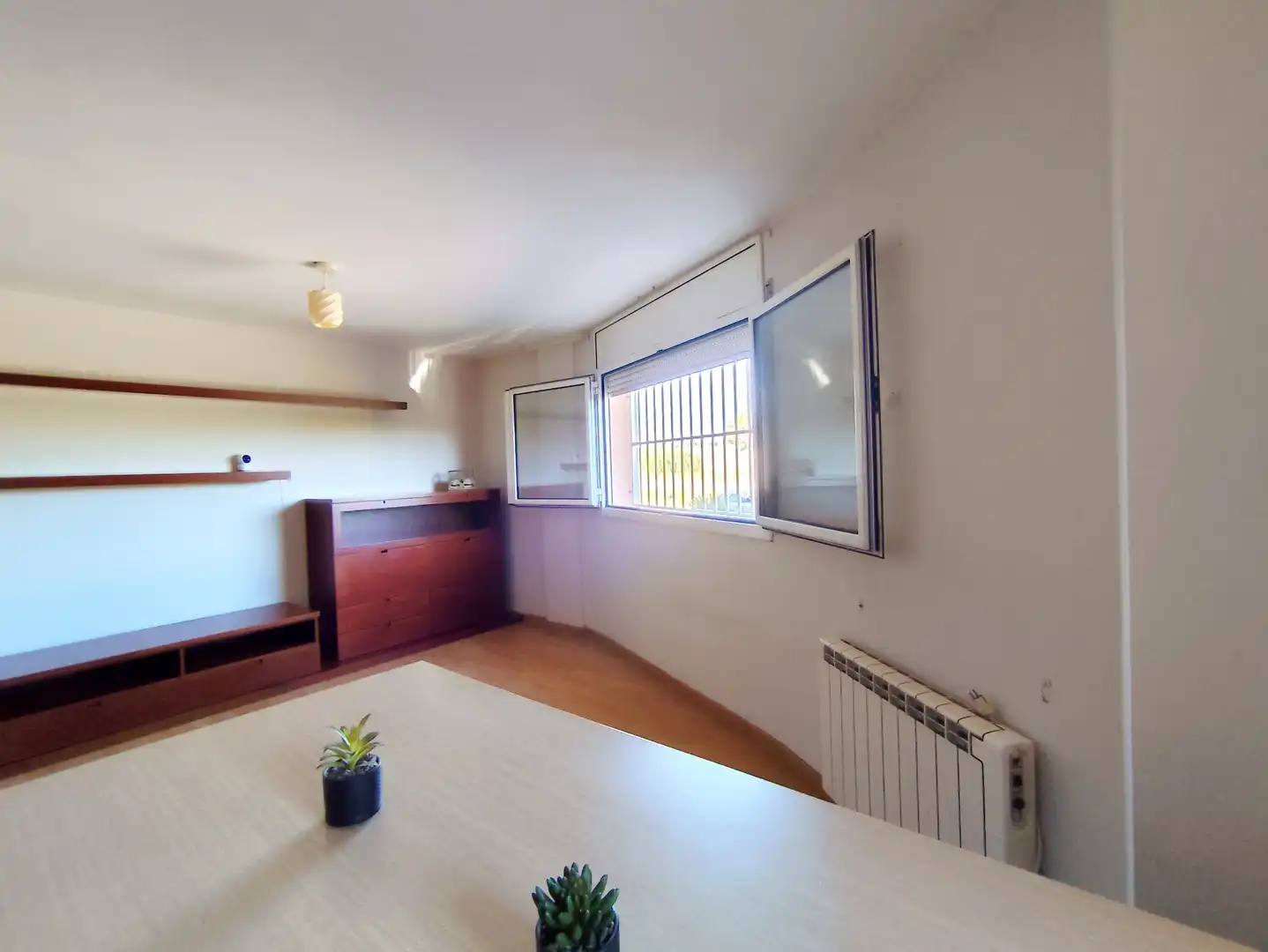 Wohnung zum Verkauf in Òdena mit Heizung, Parkett und Möbliert