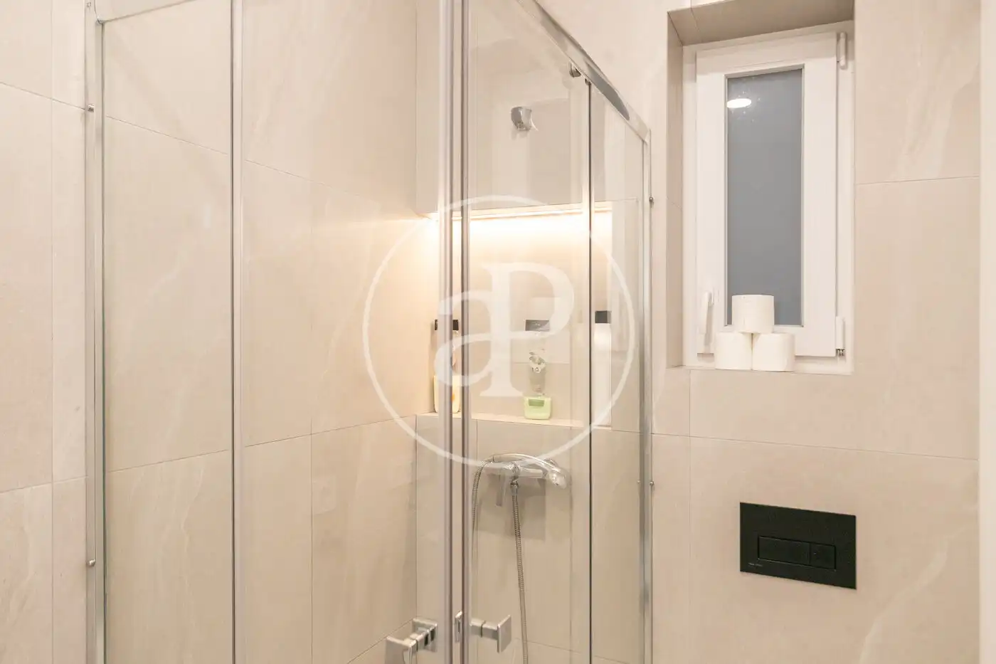 Baño de Piso en venta en Barcelona con Aire acondicionado, Calefacción y Amueblado