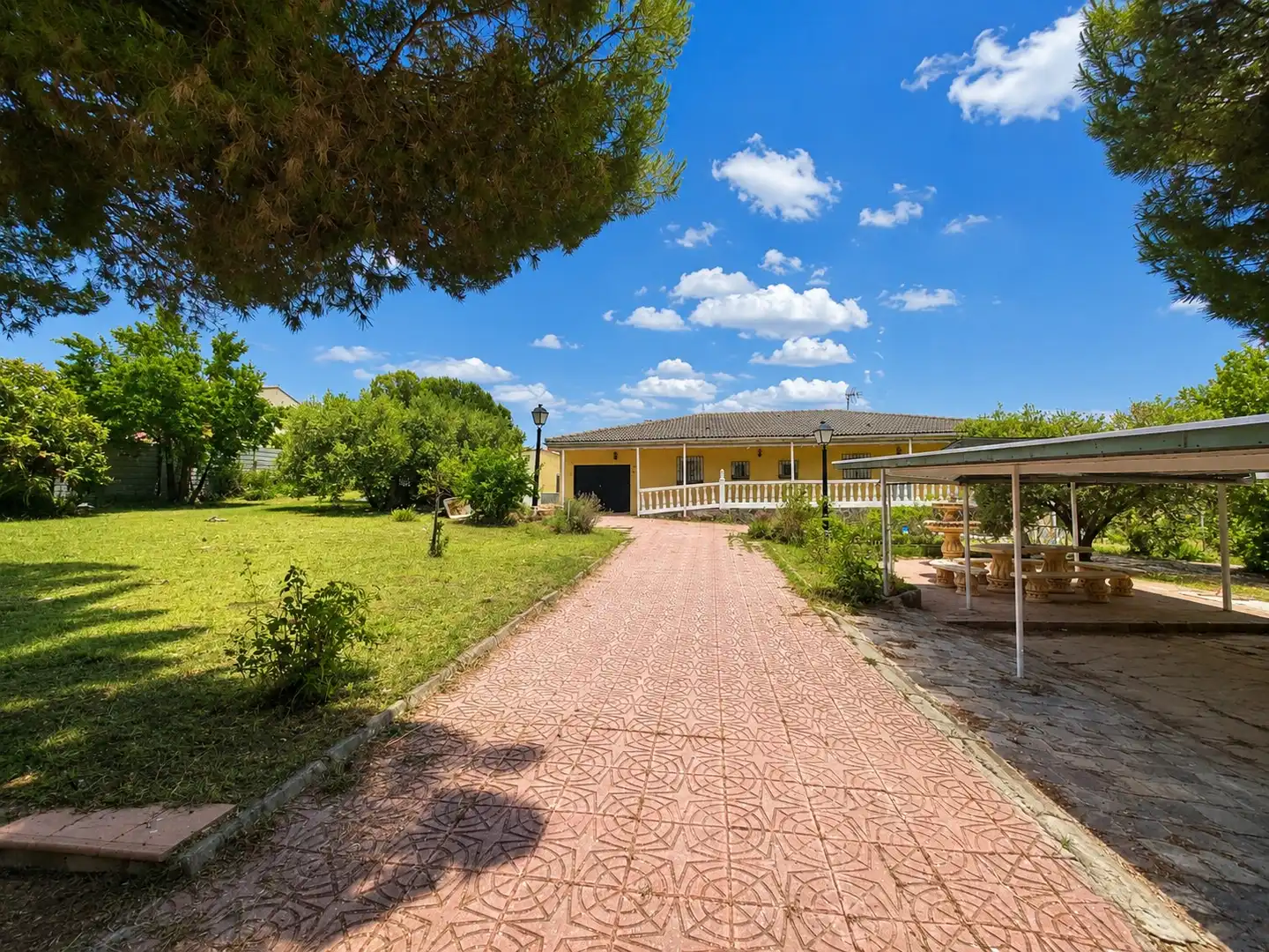 Vista exterior de Casa o chalet en venta en Valdeavero con Calefacción, Jardín privado y Parquet