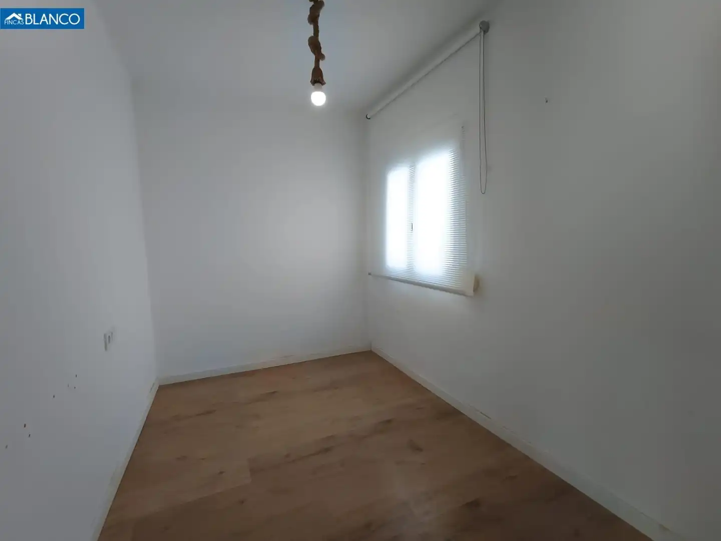Dormitori de Àtic en venda en L'Hospitalet de Llobregat amb Calefacció, Parquet i Terrassa