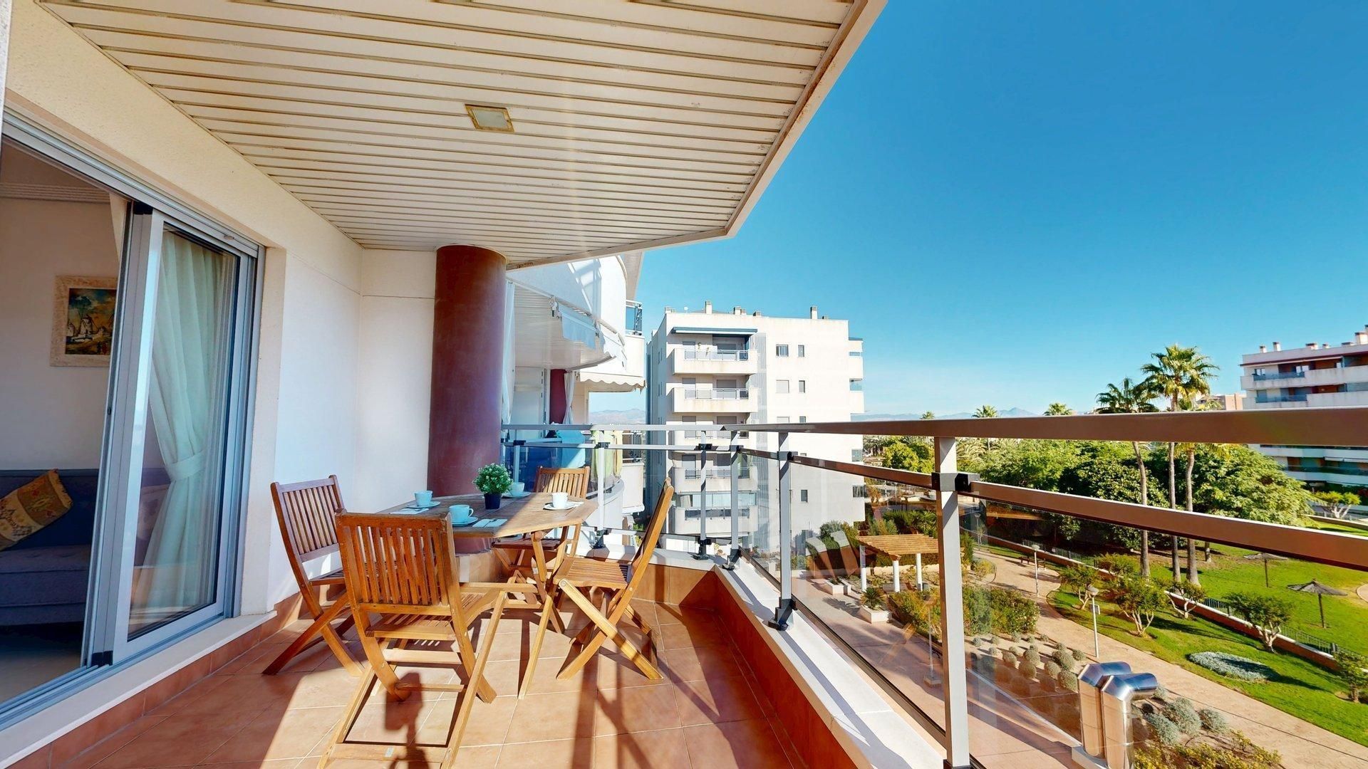 Terrassa de Apartament de lloguer en Elche / Elx amb Terrassa, Moblat i Piscina comunitària