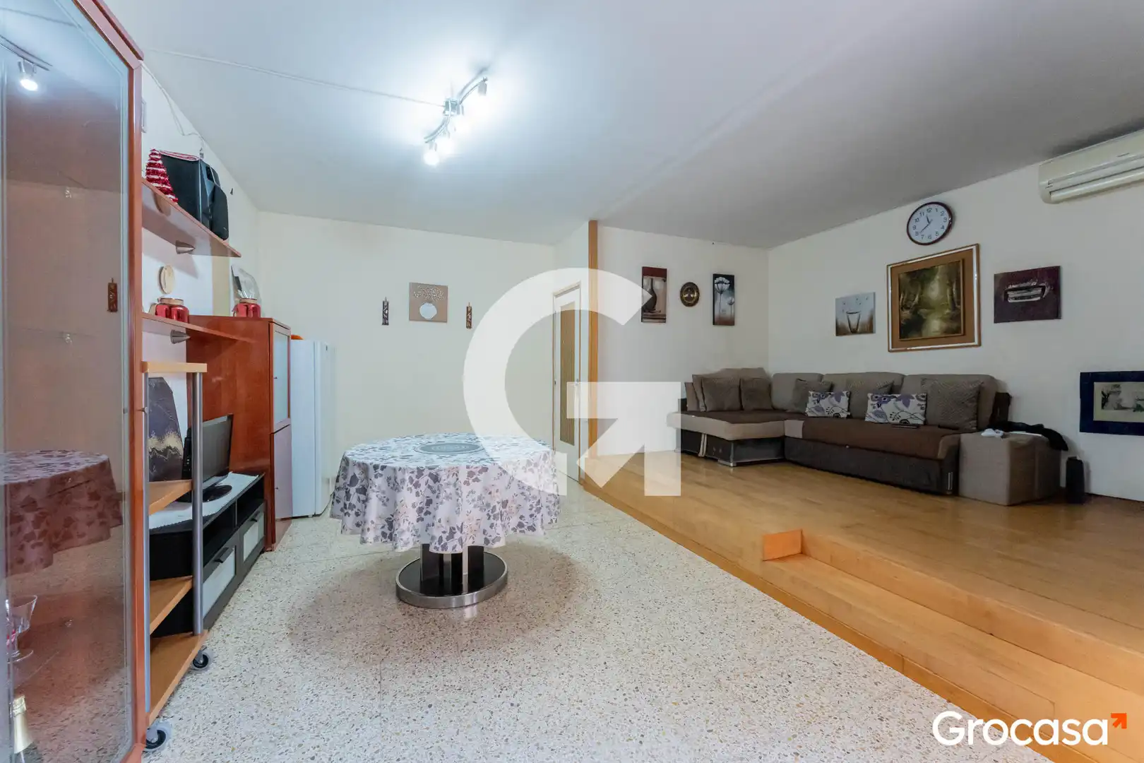 Living room of Flat for sale in Cornellà de Llobregat  with Air Conditioner, Storage room and Oven