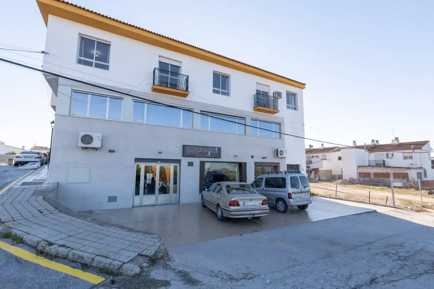 Außenansicht von Wohnung zum Verkauf in Moraleda de Zafayona mit Klimaanlage, Terrasse und Balkon