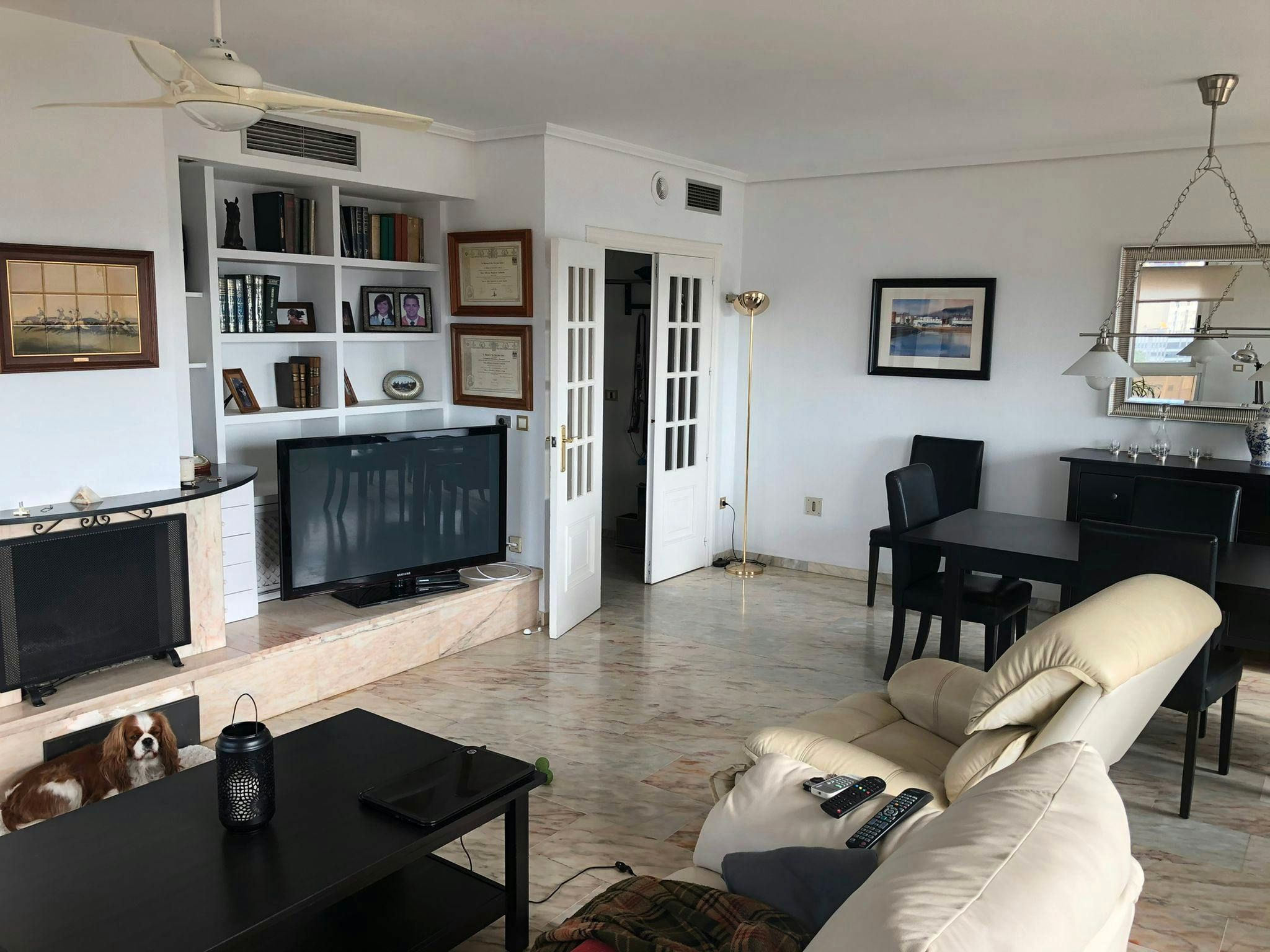 Living room of Flat to share in  Sevilla Capital  with Air Conditioner, Heating and Private garden