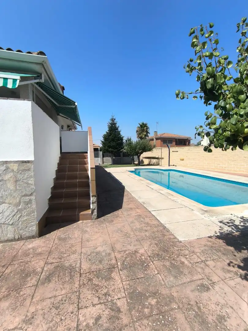 Chalet con piscina en venta en Carranque, imagen 8