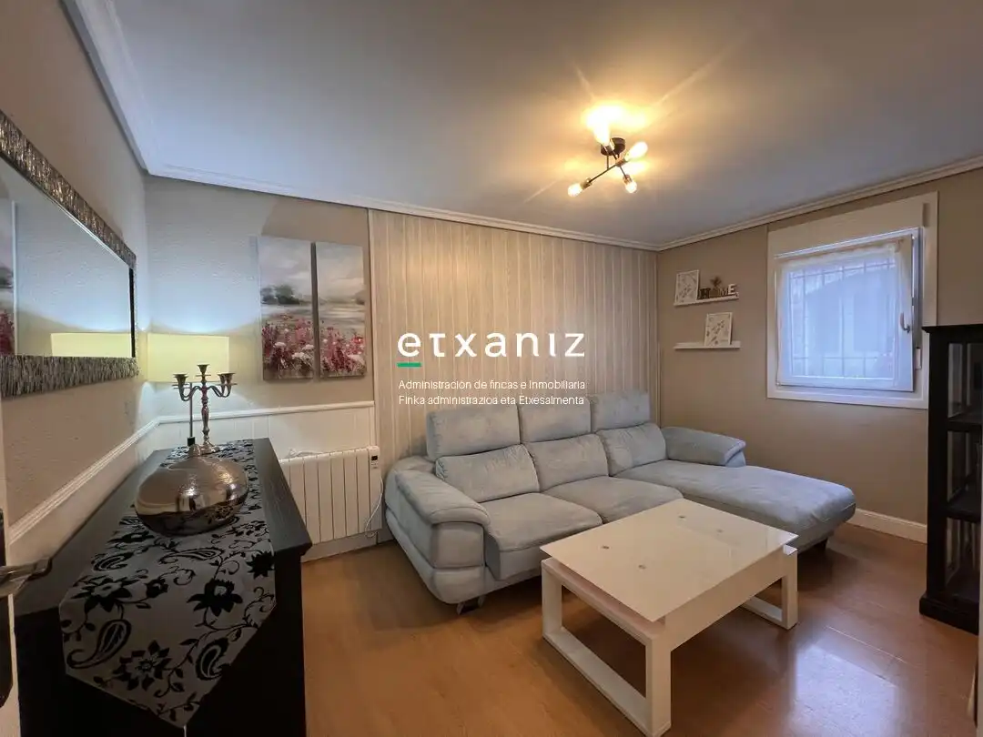 Living room of Flat for sale in Irun   with Heating, Furnished and Oven