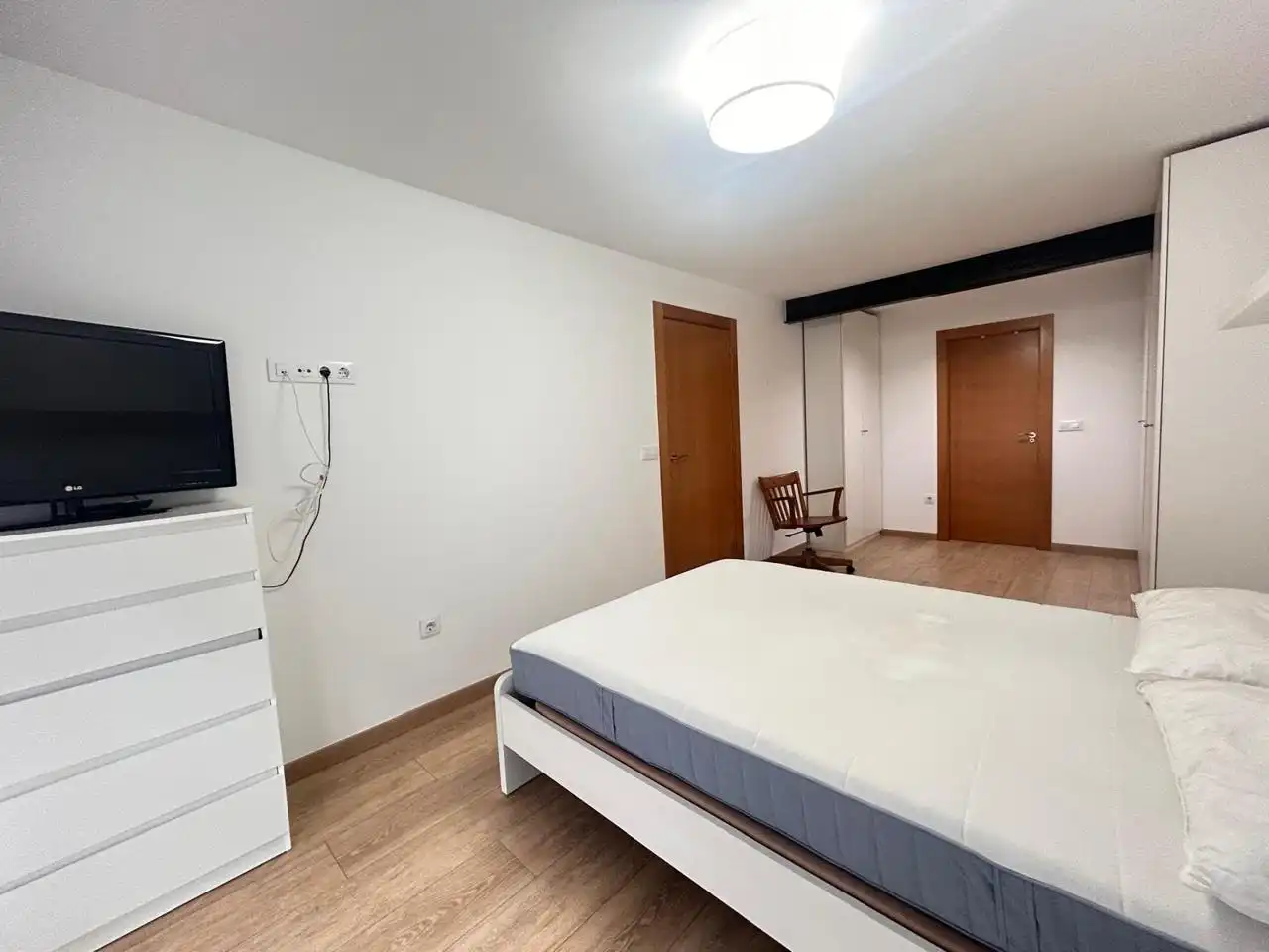Habitación de Piso de alquiler en Gijón  con Calefacción y Amueblado