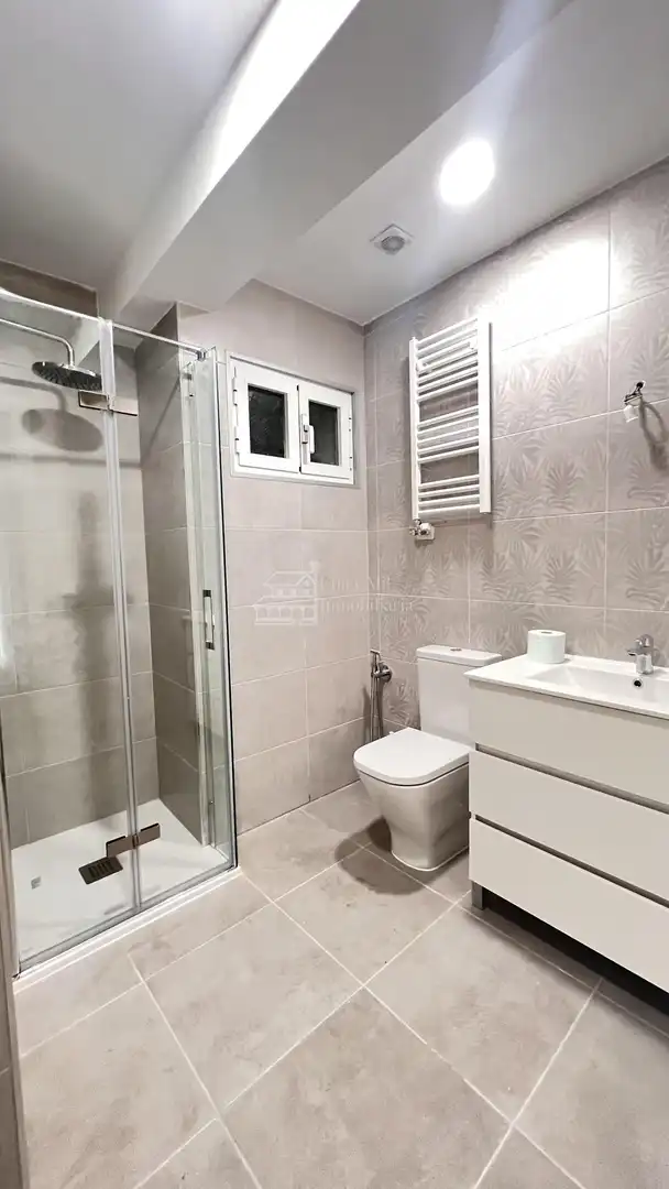 Badezimmer von Wohnung zur Miete in Salamanca mit Heizung, Terrasse und Balkon