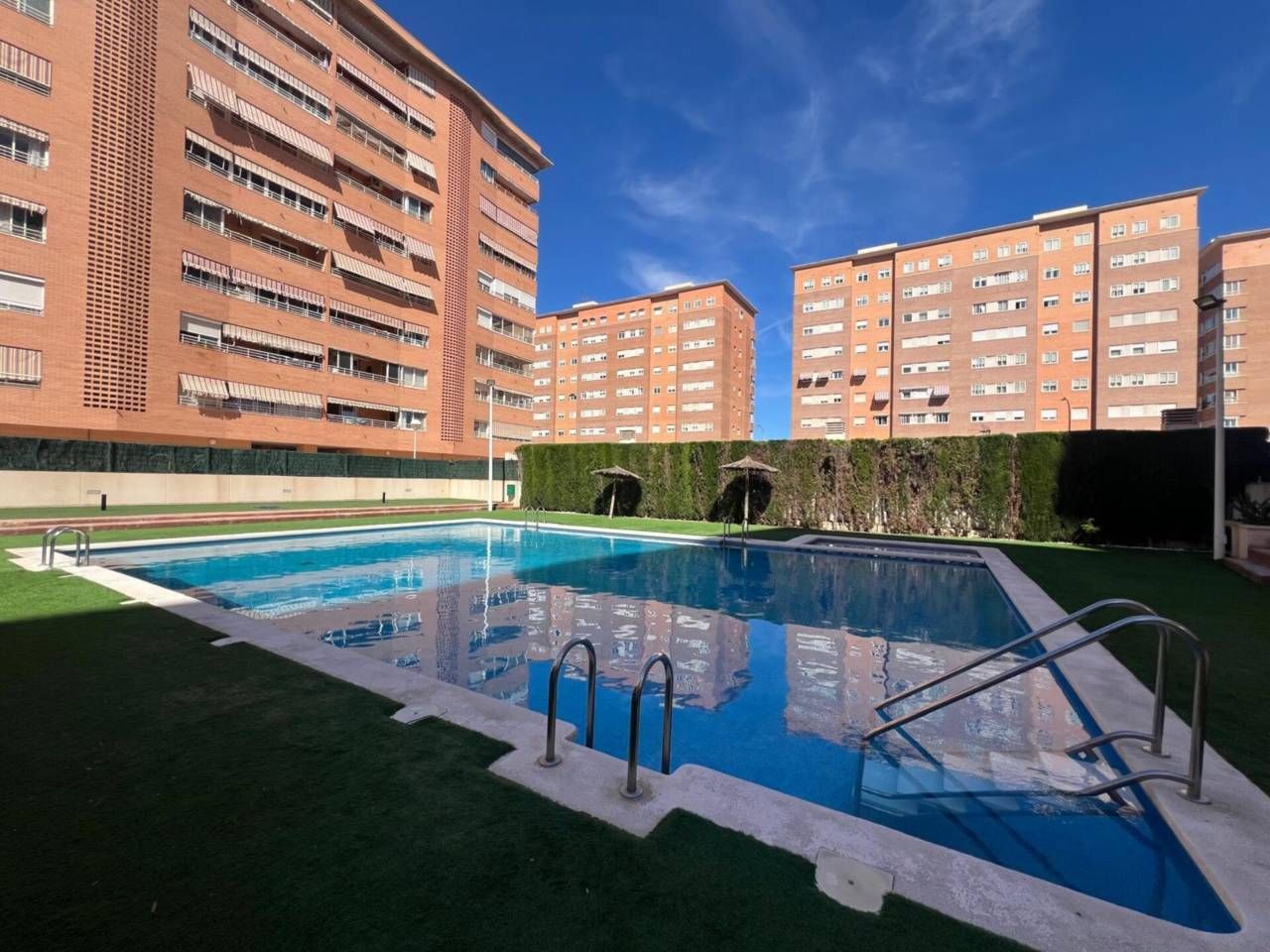 Swimming pool of Flat for sale in Alicante / Alacant  with Air Conditioner, Heating and Terrace
